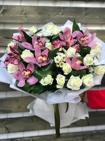 Букет цветов из: Розы и Хризантемы в Кучерле