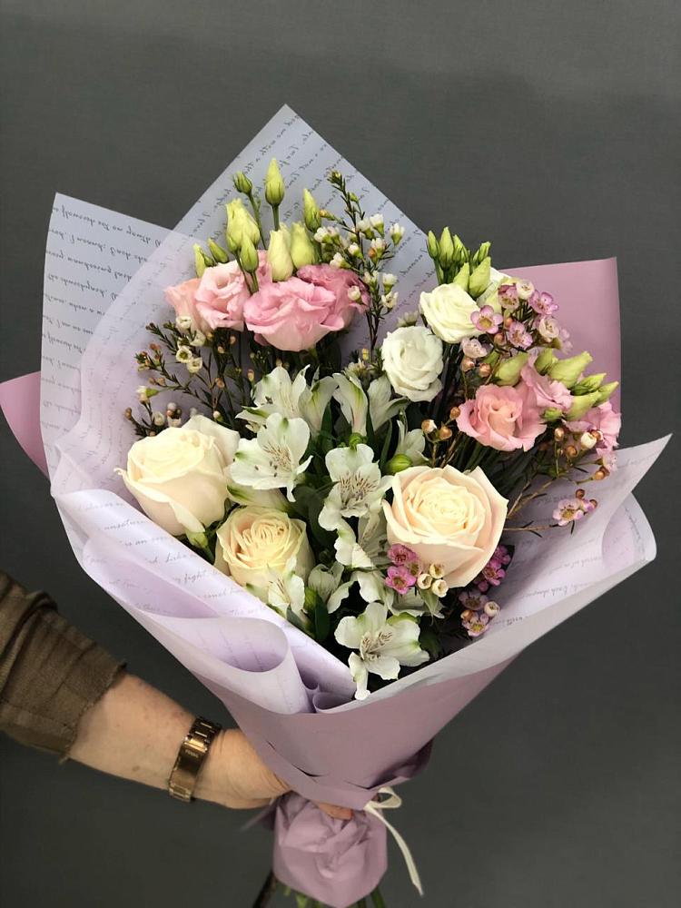 Букет цветов из: Альстромерии, Розы и Лизиантусы в Кучерле