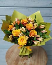 Букет цветов из:  Альстромерии и Розы в Кучерле