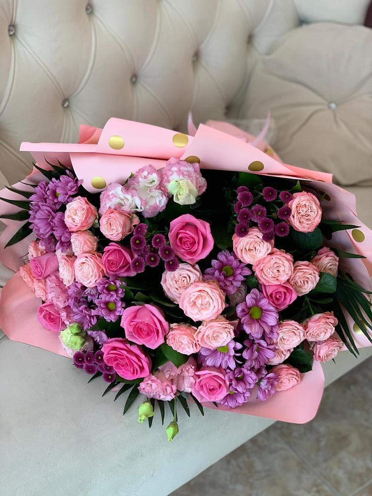 Букет цветов из: Хризантемы, Розы и Лизиантусы в Кучерле