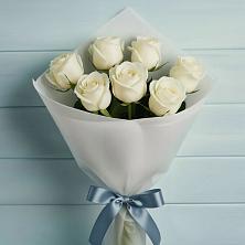 Букет 7 Белых роз Эдлесс Лав в Кучерле