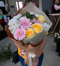 Букет цветов из:  Герберы, Розы и Хризантемы в Кучерле