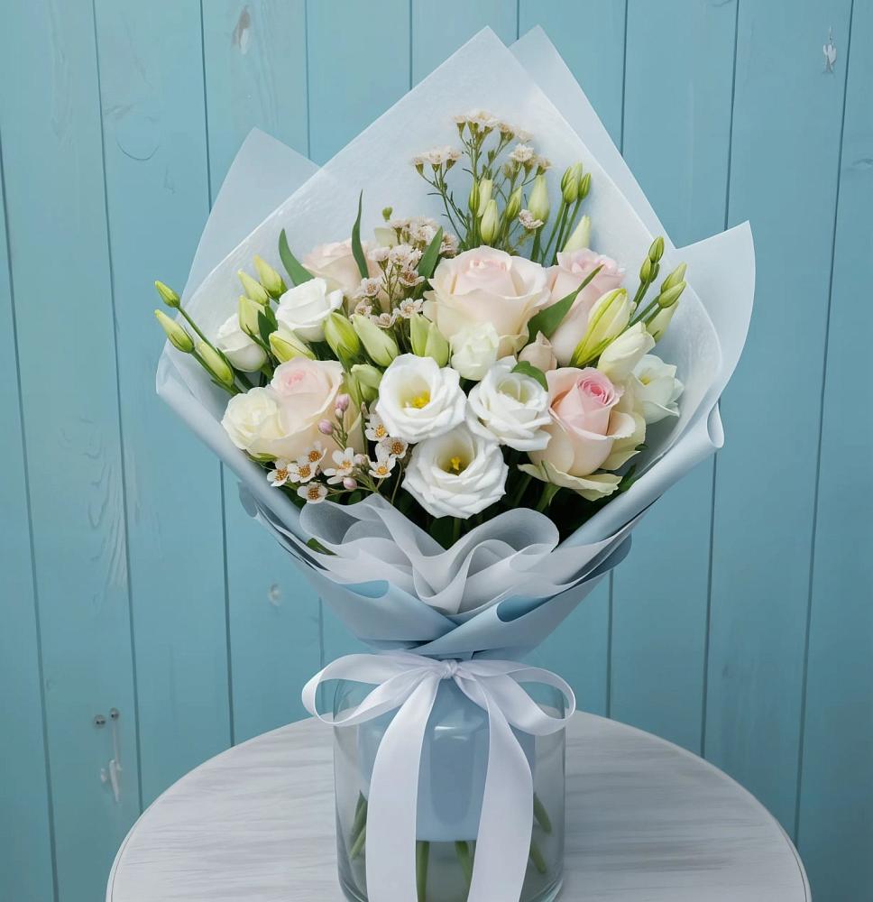 Букет цветов из: Розы и Лизиантусы в Кучерле