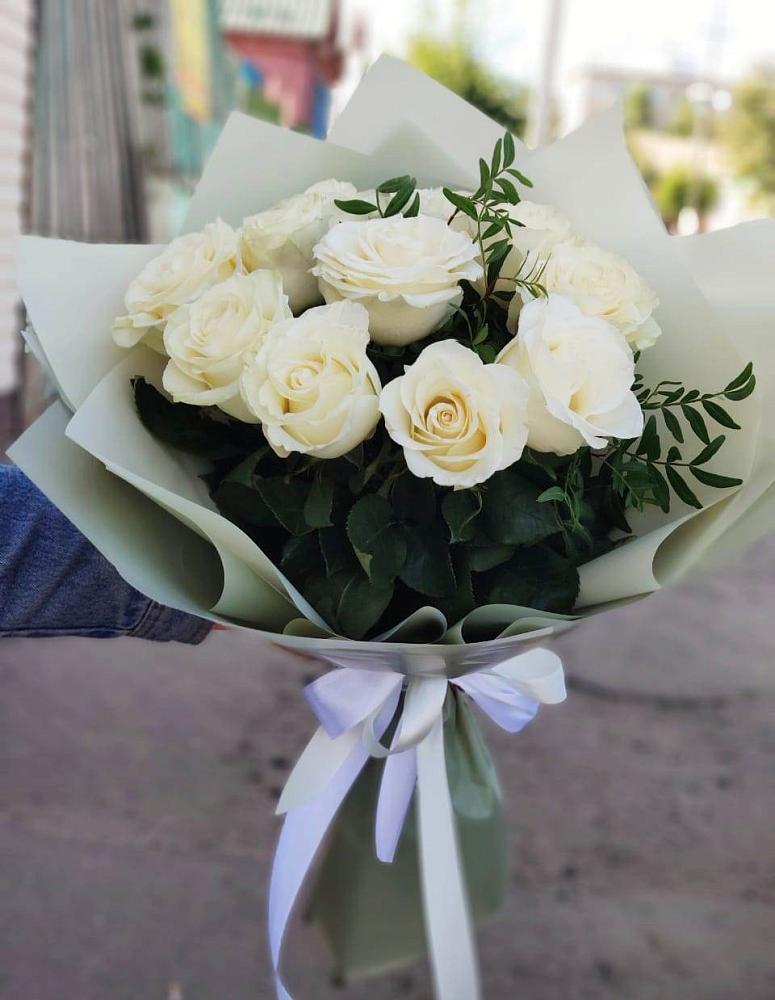 Букет Белые розы Проуд в Кучерле