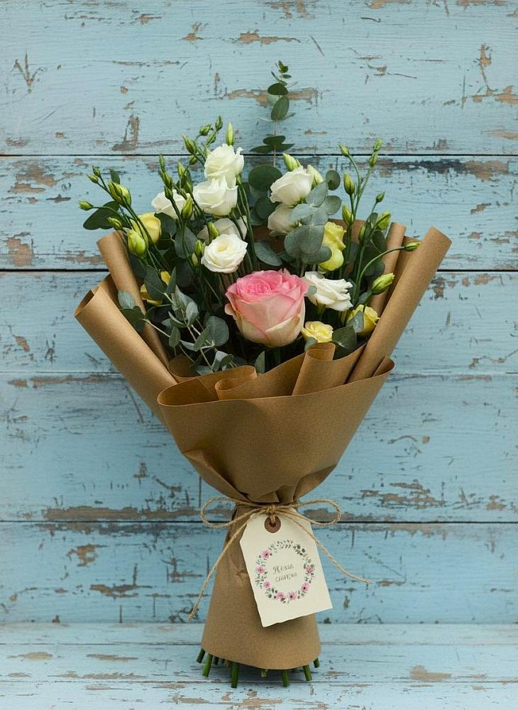 Букет цветов из: Розы и Лизиантусы в Кучерле