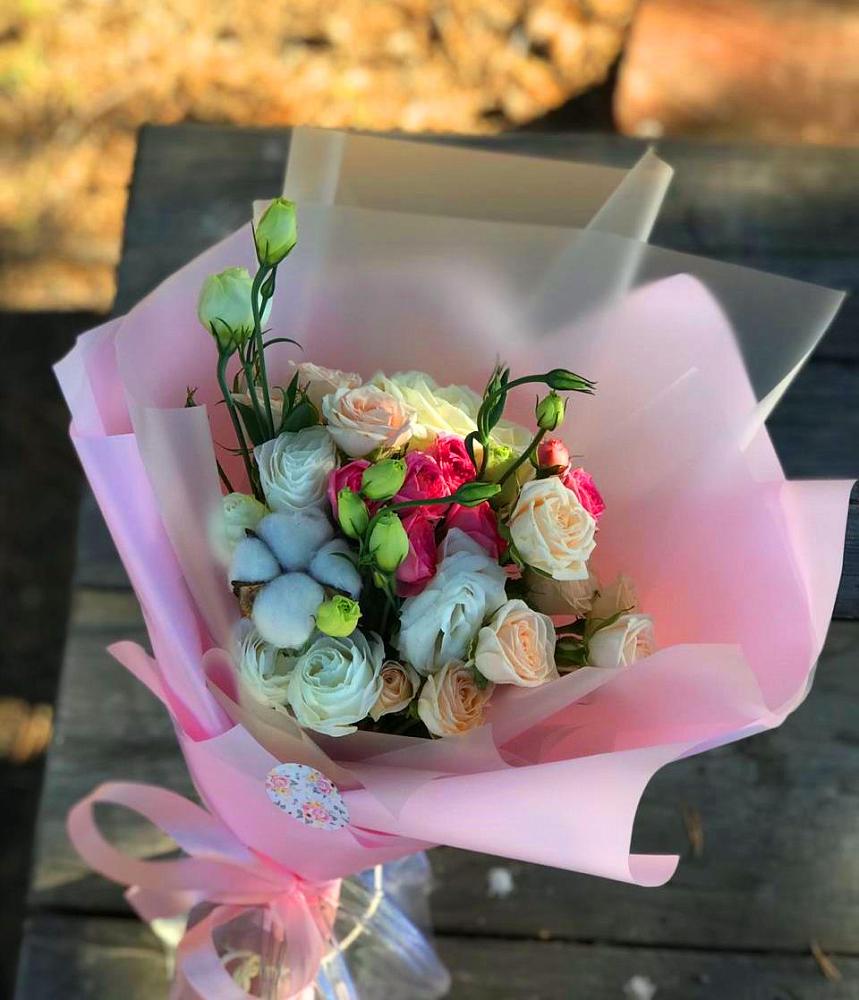 Букет цветов из: Розы и Лизиантусы в Кучерле