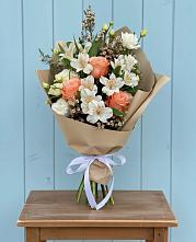 Букет цветов из:  Альстромерии, Лизиантусы, Розы и Хризантемы #REPLACE_PRED# Кучерле