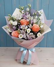 Букет цветов из:  Лизиантусы, Розы, Альстромерии и Гипсофила в Кучерле