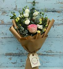 Букет цветов из:  Розы и Лизиантусы в Кучерле